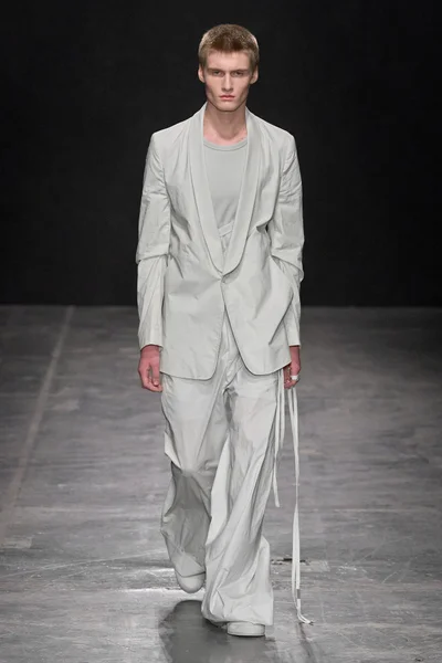 Look 38